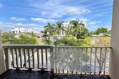 Condominio en venta en Bay Harbor Islands, Florida, 2 dormitorios, 97.83 m2 № 1396913 - foto 20