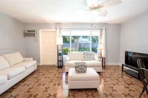 Condo in Pompano Beach, Florida, 1 bedroom  № 1381622 - photo 13