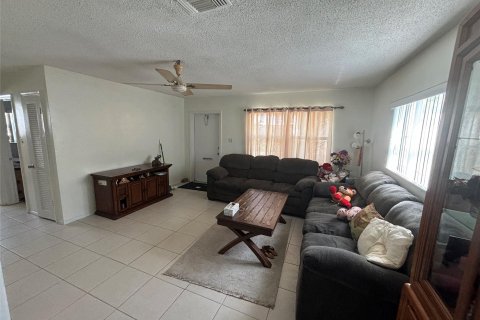 Villa ou maison à vendre à Tamarac, Floride: 2 chambres, 80.27 m2 № 1059162 - photo 6