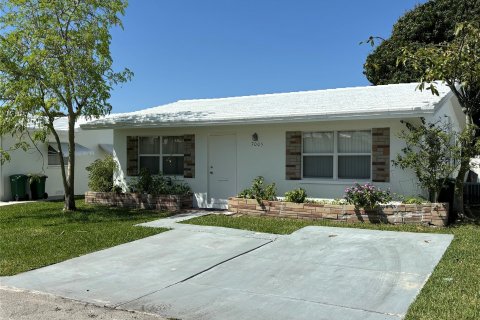 Casa en venta en Tamarac, Florida, 2 dormitorios, 80.27 m2 № 1059162 - foto 7