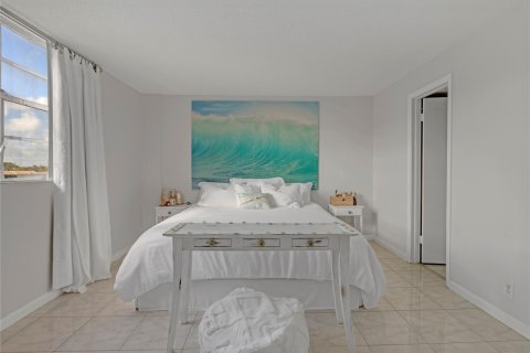 Condo in Dania Beach, Florida, 2 bedrooms  № 1054935 - photo 15