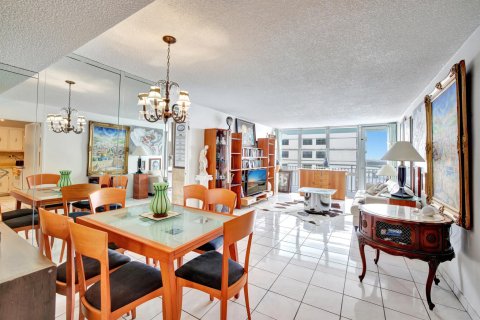 Condominio en venta en Sunny Isles Beach, Florida, 2 dormitorios, 114.55 m2 № 1045577 - foto 26