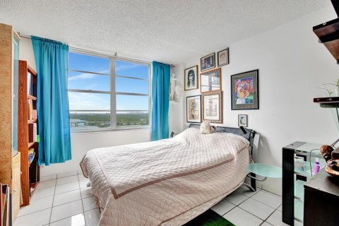 Condo in Sunny Isles Beach, Florida, 2 bedrooms  № 1045577 - photo 4