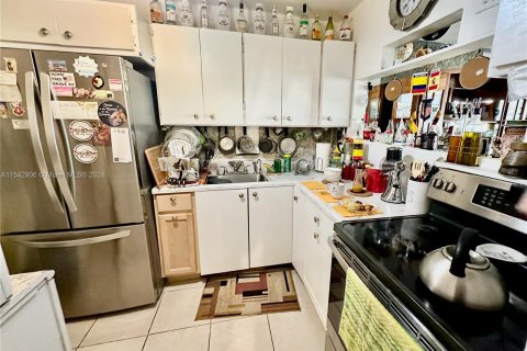 Condo in Miami Beach, Florida, 1 bedroom  № 1047084 - photo 6