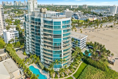 Condominio en venta en Fort Lauderdale, Florida, 1 dormitorio, 136.1 m2 № 1331124 - foto 1