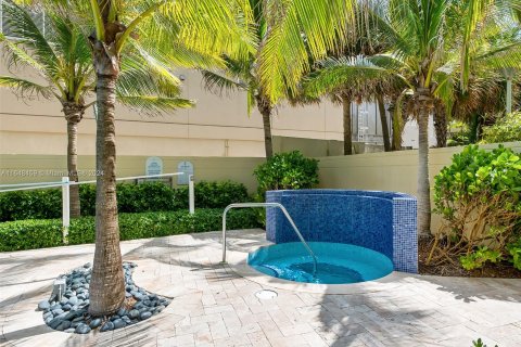 Condominio en venta en Fort Lauderdale, Florida, 1 dormitorio, 136.1 m2 № 1331124 - foto 19