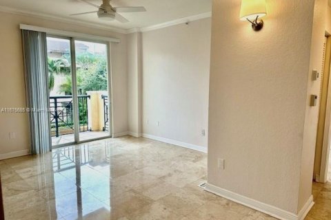 Condo in Miami, Florida, 2 bedrooms  № 1400128 - photo 10