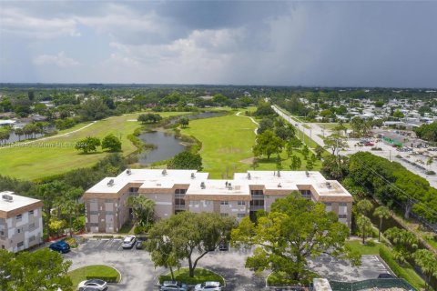 Copropriété à vendre à Davie, Floride: 2 chambres, 84.73 m2 № 1331593 - photo 1