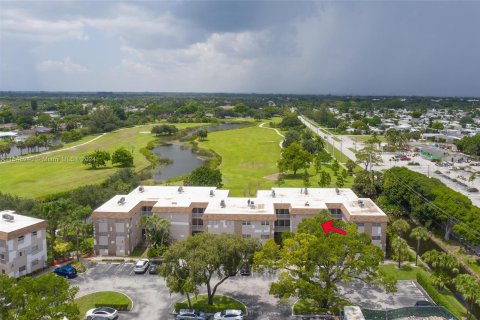 Copropriété à vendre à Davie, Floride: 2 chambres, 84.73 m2 № 1331593 - photo 2