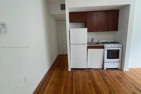 Condo in Miami Beach, Florida, 1 bedroom  № 1227318 - photo 5