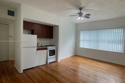 Condo in Miami Beach, Florida, 1 bedroom  № 1227318 - photo 3