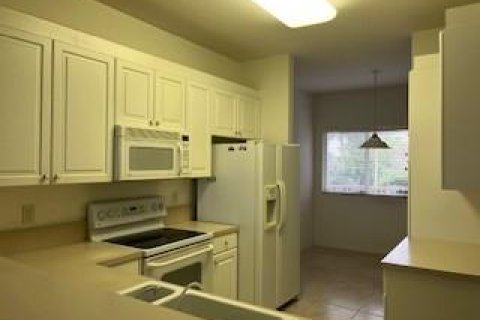 Condo in Fort Lauderdale, Florida, 2 bedrooms  № 1093228 - photo 2