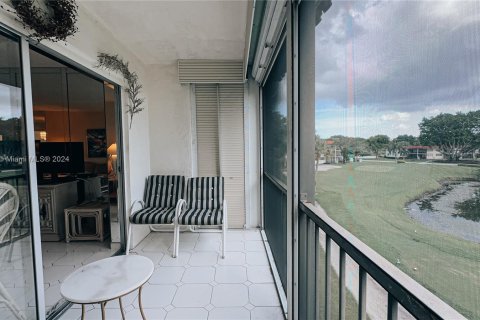 Condo in Pembroke Pines, Florida, 2 bedrooms  № 1282436 - photo 9