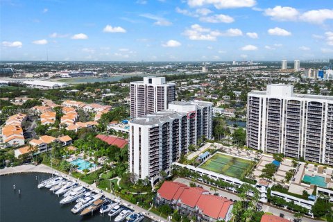 Condominio en venta en Aventura, Florida, 2 dormitorios, 110.27 m2 № 1282396 - foto 28