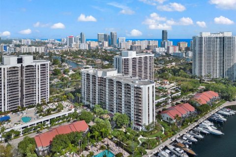 Condo in Aventura, Florida, 2 bedrooms  № 1282396 - photo 26