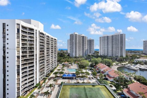 Condo in Aventura, Florida, 2 bedrooms  № 1282396 - photo 24