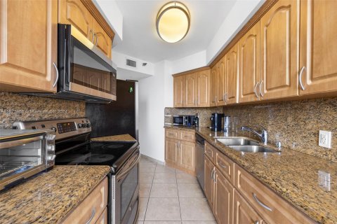 Condo in Aventura, Florida, 2 bedrooms  № 1282396 - photo 8