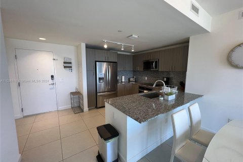 Condominio en venta en Doral, Florida, 3 dormitorios, 128.11 m2 № 1024192 - foto 4
