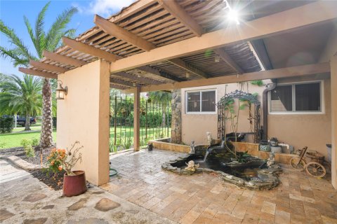 Villa ou maison à vendre à Davie, Floride: 3 chambres, 204.38 m2 № 1079367 - photo 9