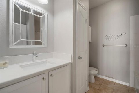 Condo in Tampa, Florida, 1 bedroom  № 1432662 - photo 16