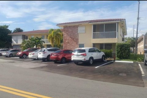 Condo in Fort Lauderdale, Florida, 1 bedroom  № 1282405 - photo 2