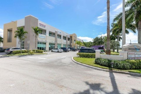 Immobilier commercial à vendre à Miami, Floride № 1282441 - photo 4