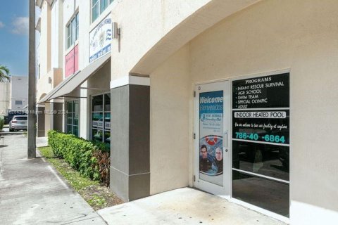 Propiedad comercial en venta en Miami, Florida № 1282441 - foto 8