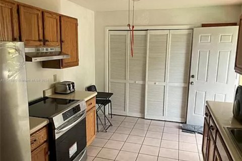 Casa en venta en Cutler Bay, Florida, 3 dormitorios, 119.1 m2 № 1049613 - foto 8