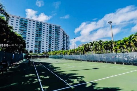 Condominio en venta en Sunny Isles Beach, Florida, 1 dormitorio, 93.37 m2 № 1076546 - foto 23