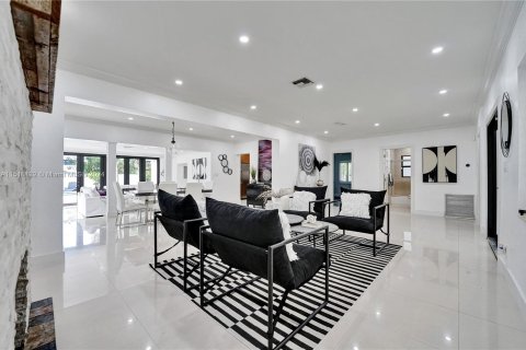 Villa ou maison à vendre à Fort Lauderdale, Floride: 4 chambres, 287.35 m2 № 1023637 - photo 17