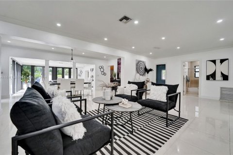 Casa en venta en Fort Lauderdale, Florida, 4 dormitorios, 287.35 m2 № 1023637 - foto 20