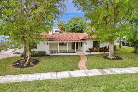 Villa ou maison à vendre à Fort Lauderdale, Floride: 4 chambres, 287.35 m2 № 1023637 - photo 2