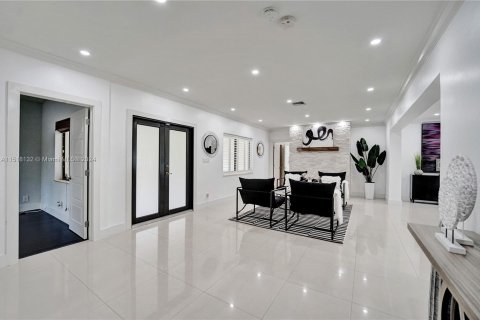 Villa ou maison à vendre à Fort Lauderdale, Floride: 4 chambres, 287.35 m2 № 1023637 - photo 16