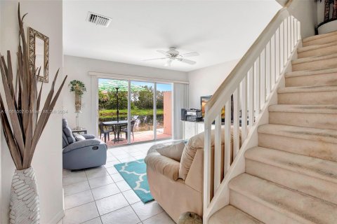 Adosado en venta en Pembroke Pines, Florida, 3 dormitorios, 127.09 m2 № 1370515 - foto 16