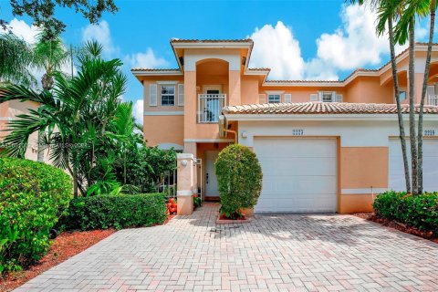 Touwnhouse à vendre à Pembroke Pines, Floride: 3 chambres, 127.09 m2 № 1370515 - photo 1