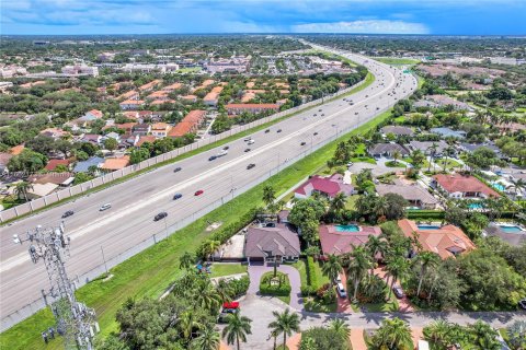 Villa ou maison à vendre à Miami, Floride: 6 chambres, 356 m2 № 1370556 - photo 5