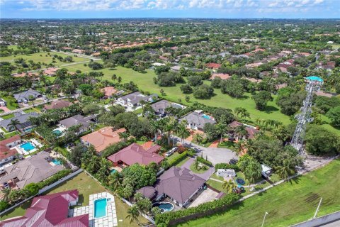 Villa ou maison à vendre à Miami, Floride: 6 chambres, 356 m2 № 1370556 - photo 11