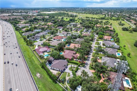 Villa ou maison à vendre à Miami, Floride: 6 chambres, 356 m2 № 1370556 - photo 13