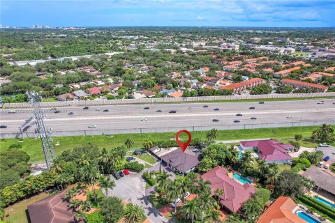 Casa en venta en Miami, Florida, 6 dormitorios, 356 m2 № 1370556 - foto 6