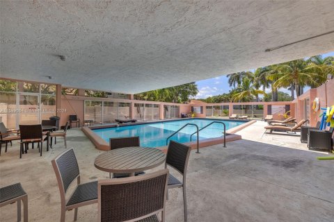 Condo in Lauderdale-by-the-Sea, Florida, 2 bedrooms  № 1209517 - photo 18