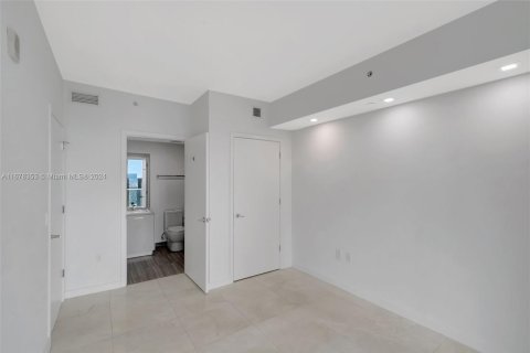 Condominio en venta en Miami, Florida, 3 dormitorios, 123.1 m2 № 1413552 - foto 27