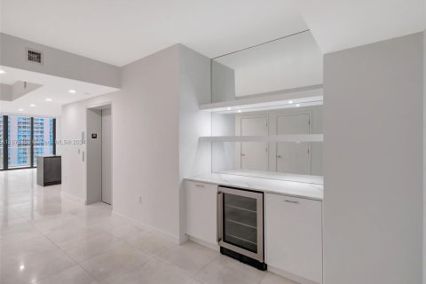 Condominio en venta en Miami, Florida, 3 dormitorios, 123.1 m2 № 1413552 - foto 4