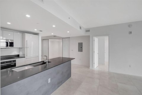 Condominio en venta en Miami, Florida, 3 dormitorios, 123.1 m2 № 1413552 - foto 18