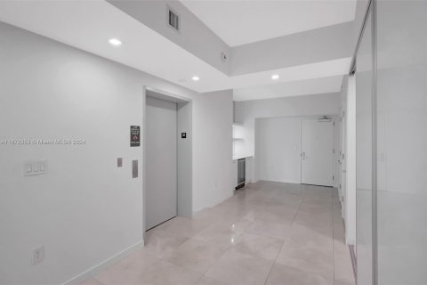 Condominio en venta en Miami, Florida, 3 dormitorios, 123.1 m2 № 1413552 - foto 2