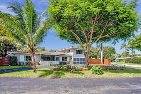 House in Wilton Manors, Florida 5 bedrooms, 206.24 sq.m. № 1389868 - photo 8