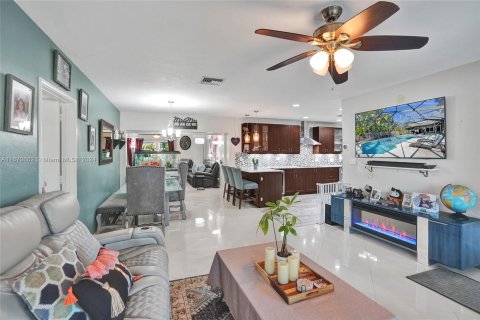 Villa ou maison à vendre à Wilton Manors, Floride: 5 chambres, 206.24 m2 № 1389868 - photo 13