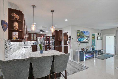 Casa en venta en Wilton Manors, Florida, 5 dormitorios, 206.24 m2 № 1389868 - foto 18