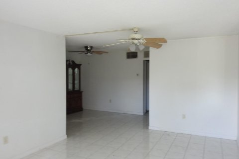Купить кондоминиум в Майами-Гарденс, Флорида 1 спальня, 72м2, № 1029671 - фото 3