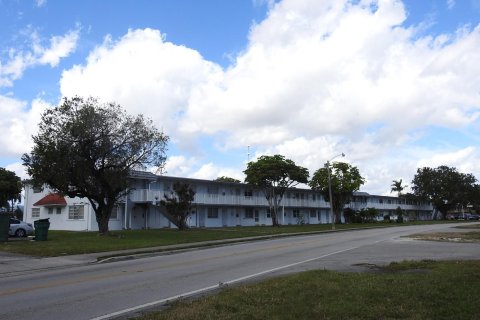 Купить кондоминиум в Майами-Гарденс, Флорида 1 спальня, 72м2, № 1029671 - фото 12