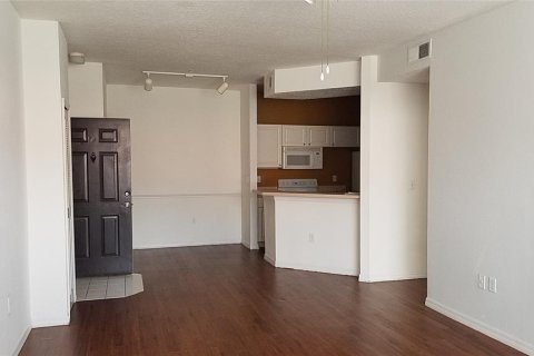 Condo in Orlando, Florida, 1 bedroom  № 1358106 - photo 6